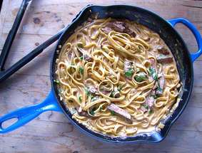 le creuset cast iron skillet
