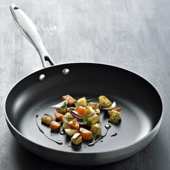 PFOA free non-stick cookware