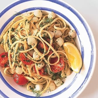 Bay Scallops Recipe With Linguini and Tomatoes