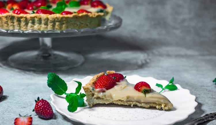 slice of the best strawberry tart recipe