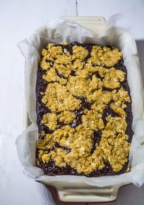 Easy Raspberry Oatmeal Crumb Bars Recipe
