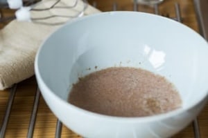Combine the ground flax