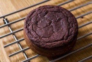 Place the cake to a wire rack to cool
