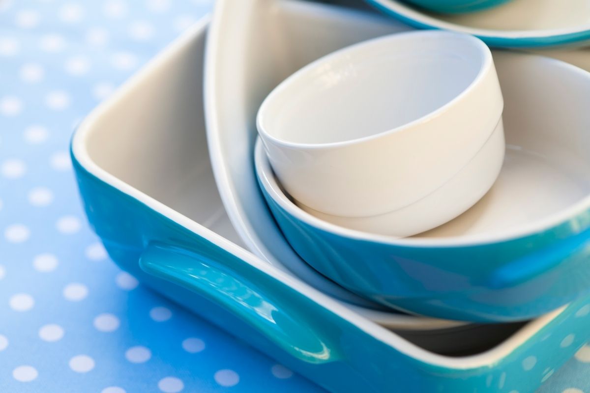 Ceramic vs Teflon What's the Difference (& 2022 Safety Guide) (3) Ceramic vs Teflon: What's the Difference? (& 2022 Safety Guide)